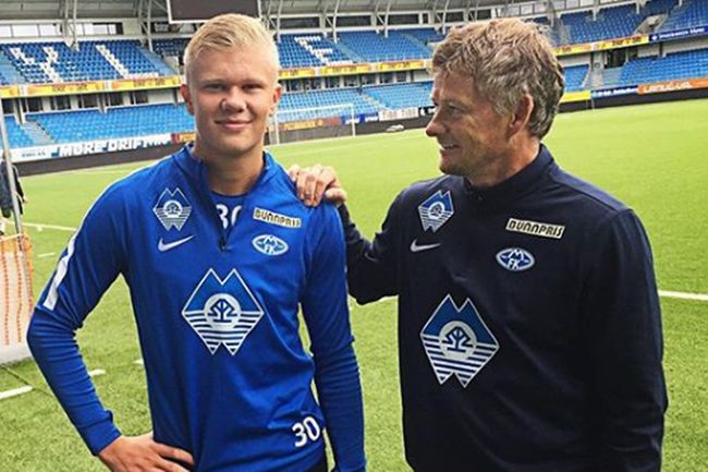 英超半场：姆伯莫造险，两队合计6脚射门，曼联0-0西汉姆联（英超半场战报：姆伯莫制造威胁，双方合计6次射门，曼联0-0西汉姆联）