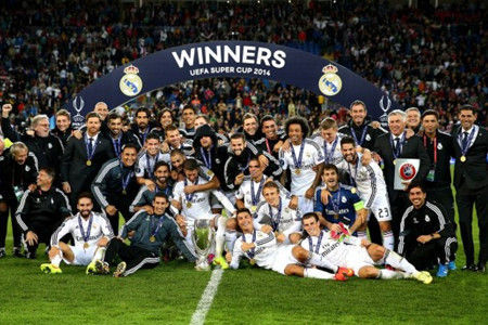 队记：斯玛特因背部伤势，将缺席今天对阵独行侠的比赛（队记者称斯玛特背伤将缺席今日战独行侠）