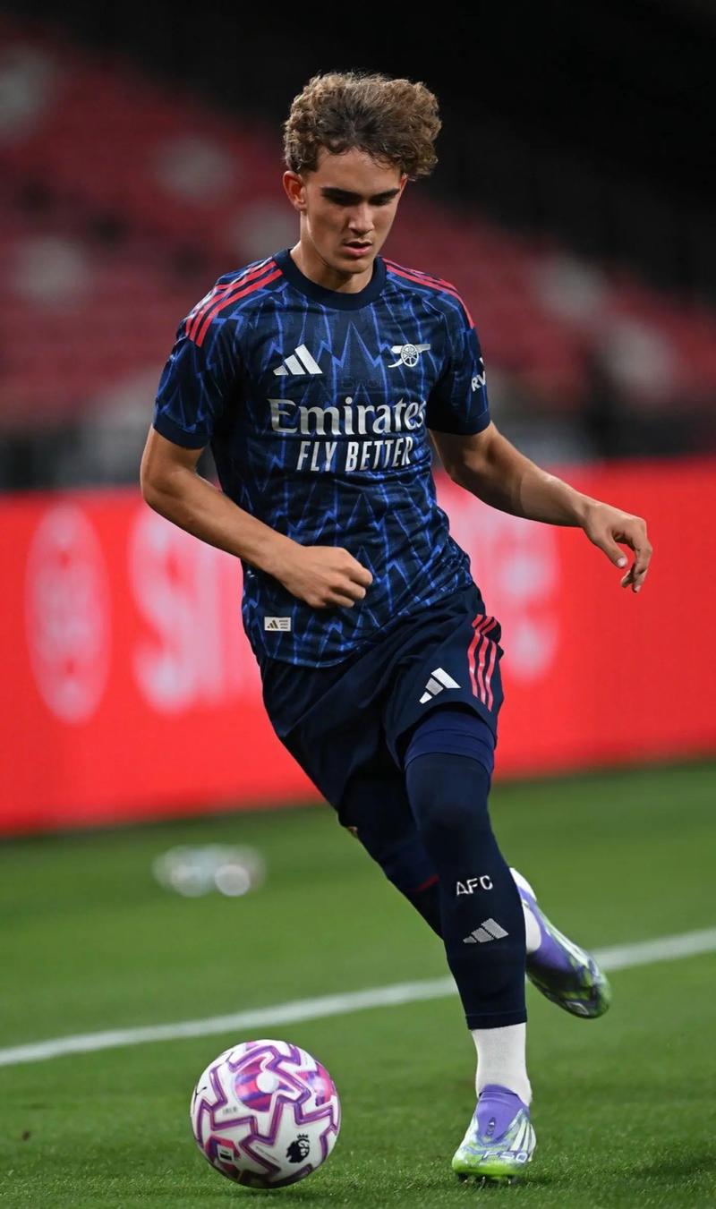 TA：医疗派系冲突添乱，弗里克需要在巴萨伤病危机中重建控制（TA：医疗团队内耗添乱，弗里克需在巴萨伤病潮中重掌大局）