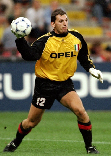 ⚽️2025年度中超最佳评选他来啦！鏖战一年，十...（2025中超年度最佳评选正式开启：鏖战一年，荣誉归位）