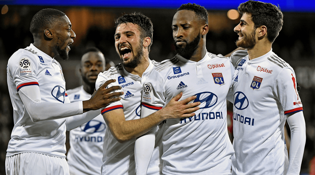 西汉姆联2-1逆转埃弗顿，帕奎塔传射，菲尔克鲁格破门（帕奎塔传射建功、菲尔克鲁格破门，西汉姆联2-1逆转埃弗顿）